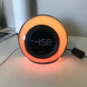Apple IHome Clock, Alarm, Radio, and Speaker